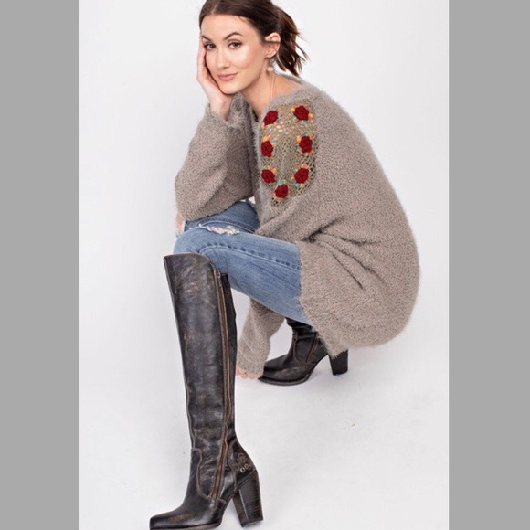 Last 1! 🌟HP🌟Crochet Shoulder Sweater - Picture 3 of 4